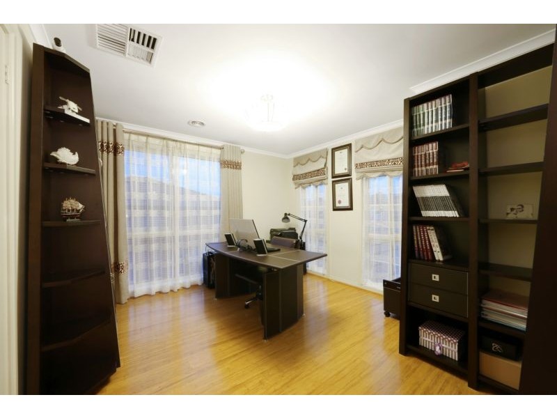 15 William Hovell Drive, Endeavour Hills VIC 3802