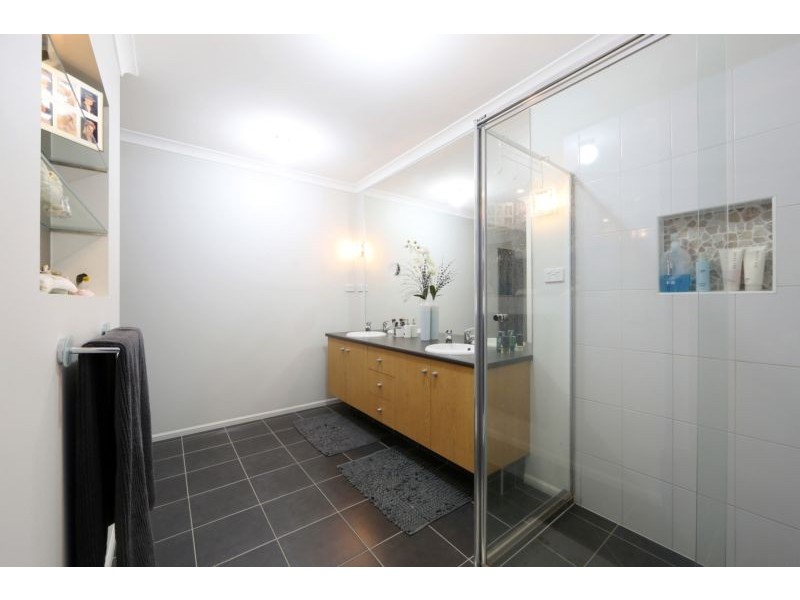 48 Koolamara Boulevard, Ferntree Gully VIC 3156