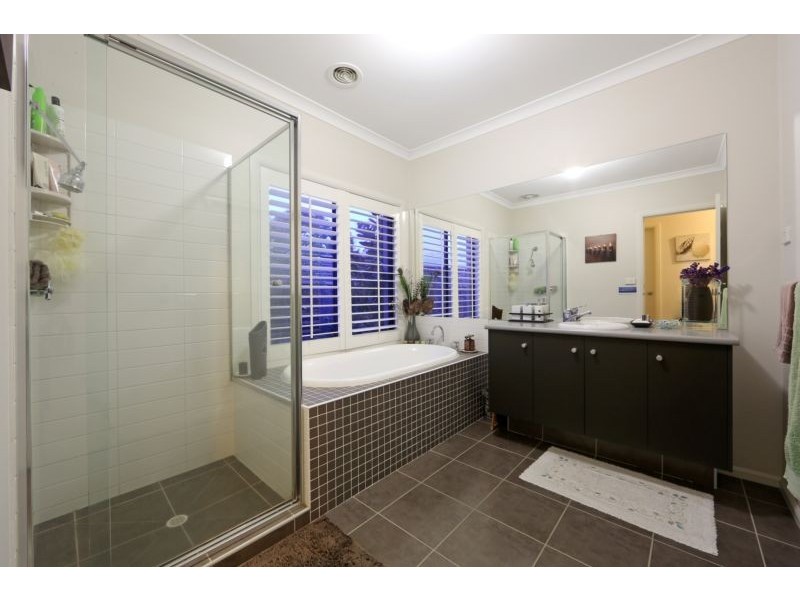 48 Koolamara Boulevard, Ferntree Gully VIC 3156