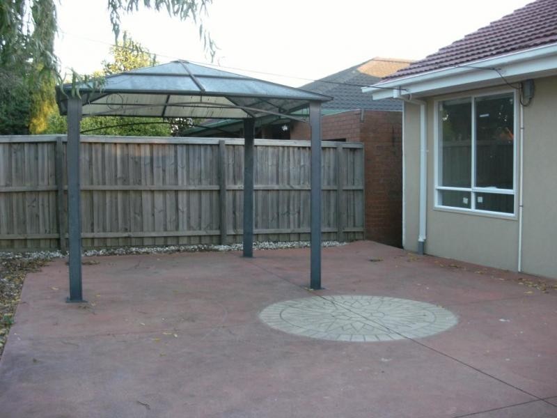 1/10 Kingswood Crescent, Noble Park North VIC 3174