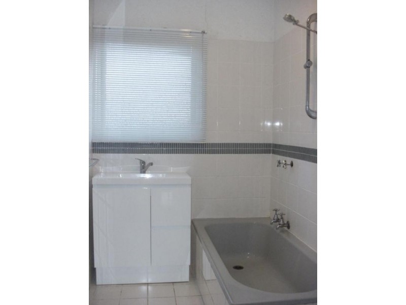 1/10 Kingswood Crescent, Noble Park North VIC 3174