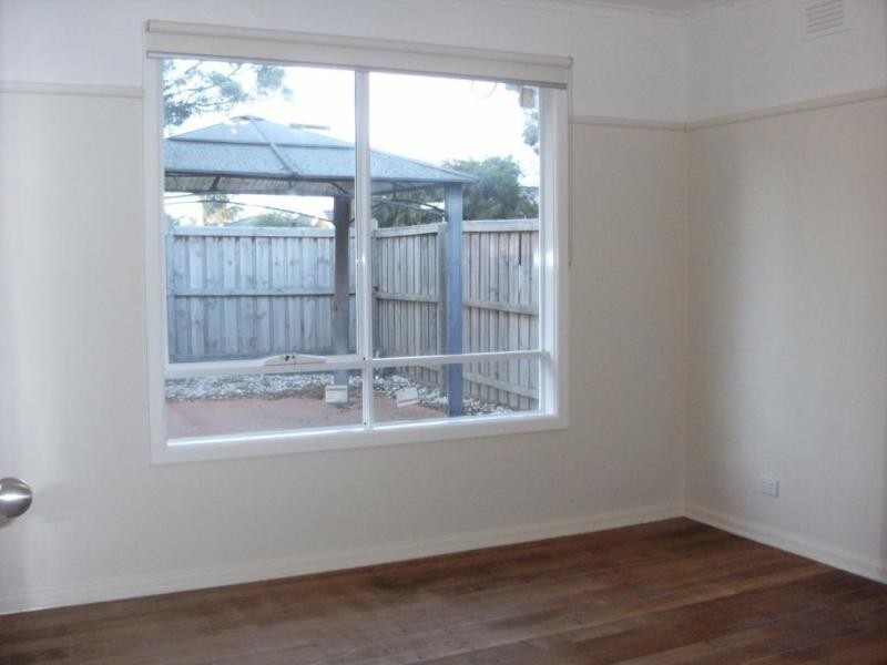 1/10 Kingswood Crescent, Noble Park North VIC 3174