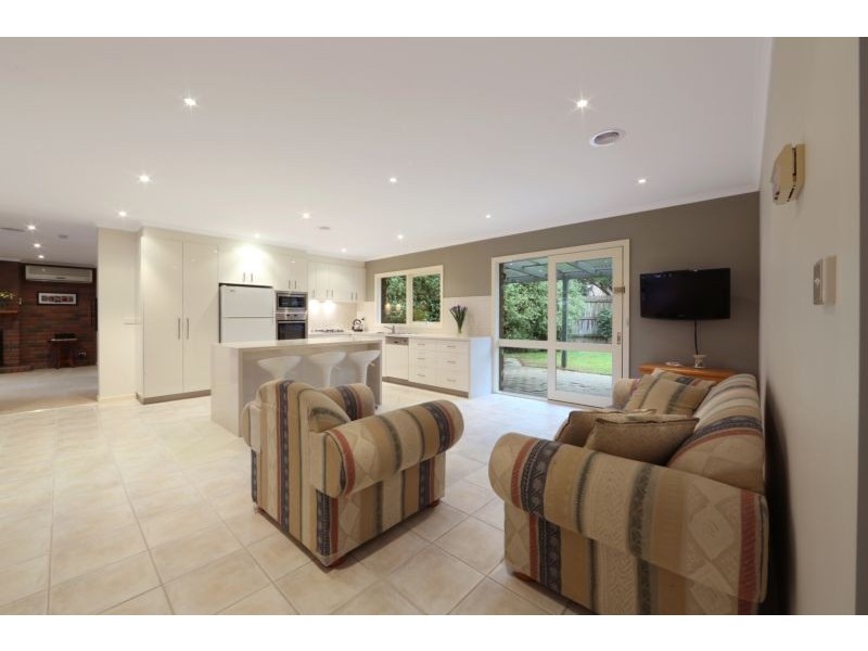 6 Loddon Close, Rowville VIC 3178