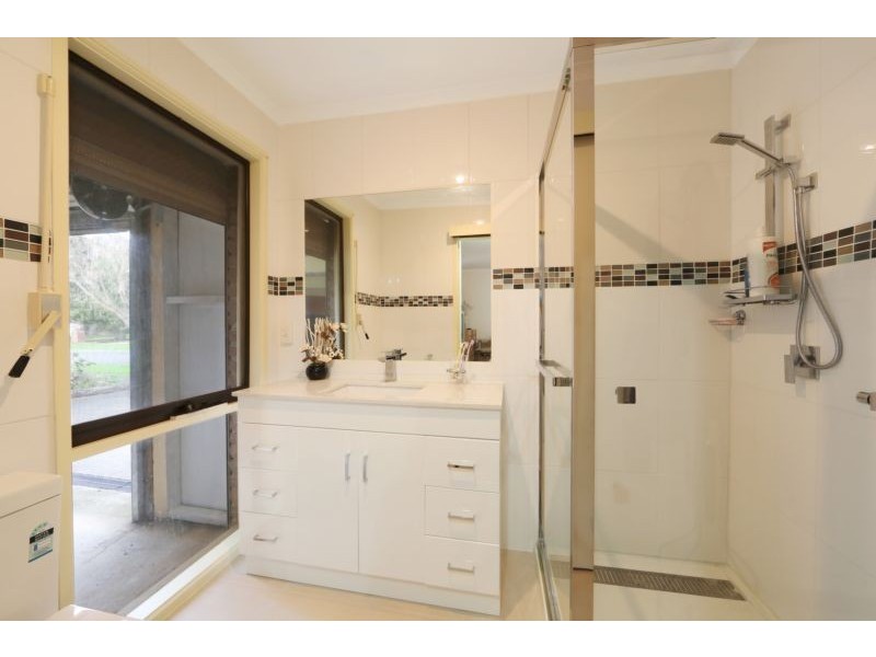 1 Lovell Close, Rowville VIC 3178