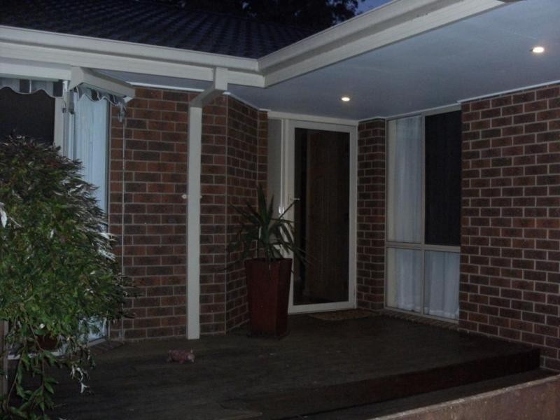 9 Lakeside Boulevard, Rowville VIC 3178