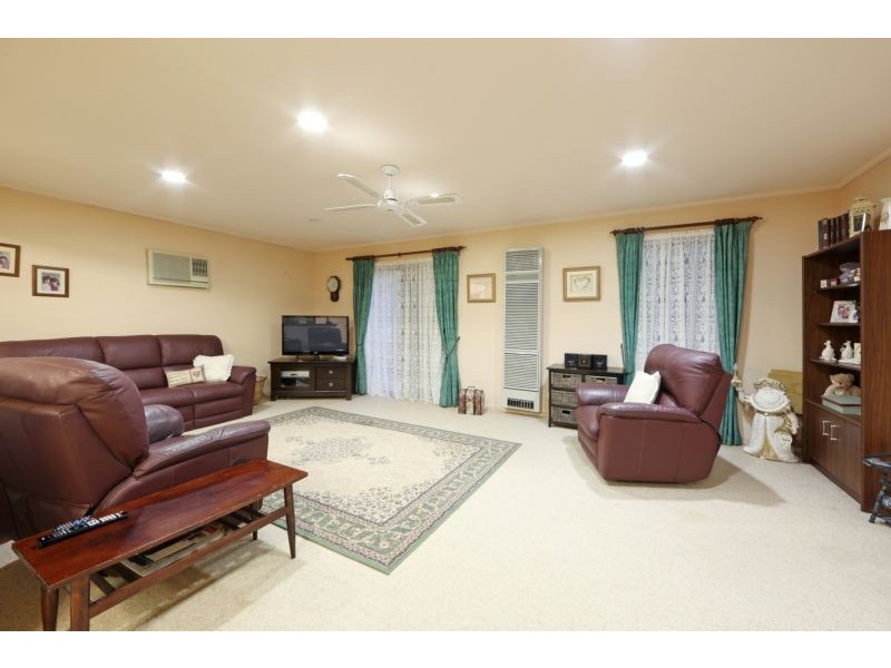 5 Russ Court, Wantirna South VIC 3152