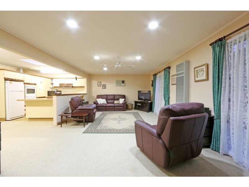 5 Russ Court, Wantirna South VIC 3152