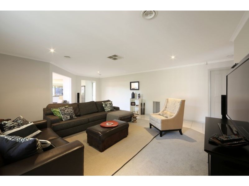 11 Kalimna Court, Rowville VIC 3178