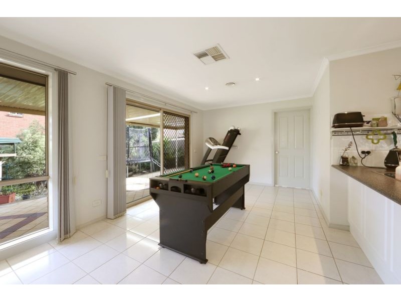 11 Kalimna Court, Rowville VIC 3178