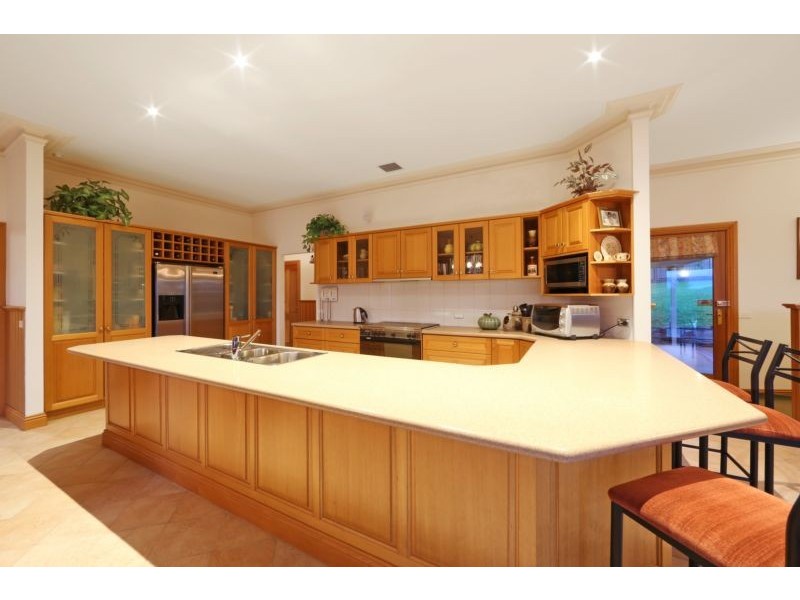 3 Oaks Court, Lysterfield South VIC 3156