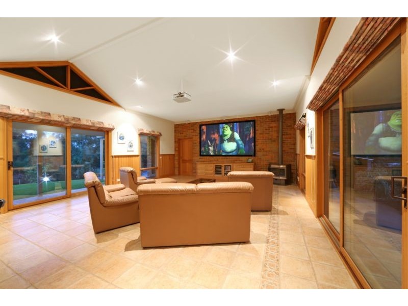 3 Oaks Court, Lysterfield South VIC 3156