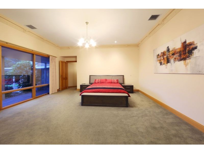 3 Oaks Court, Lysterfield South VIC 3156