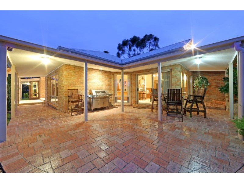 3 Oaks Court, Lysterfield South VIC 3156
