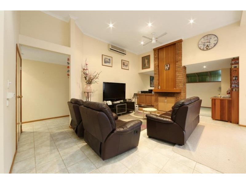 36 Turramurra Drive, Rowville VIC 3178