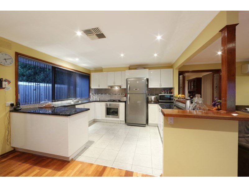 4 Lucerne Road, Ferntree Gully VIC 3156