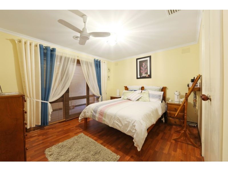 4 Lucerne Road, Ferntree Gully VIC 3156