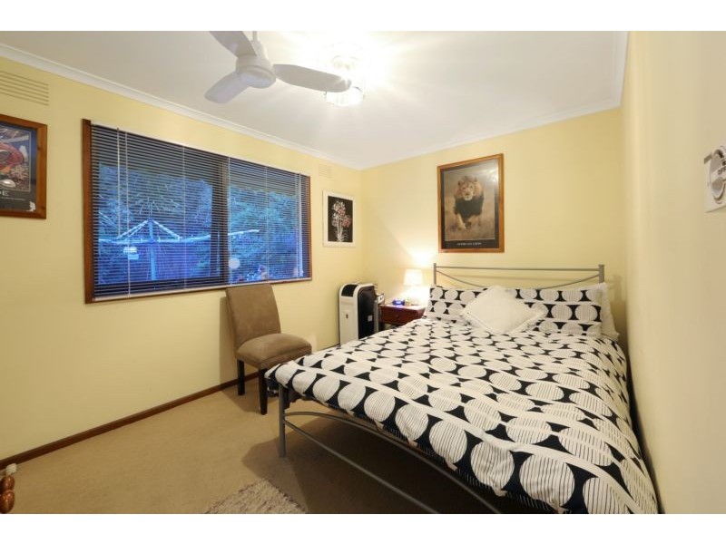 4 Lucerne Road, Ferntree Gully VIC 3156