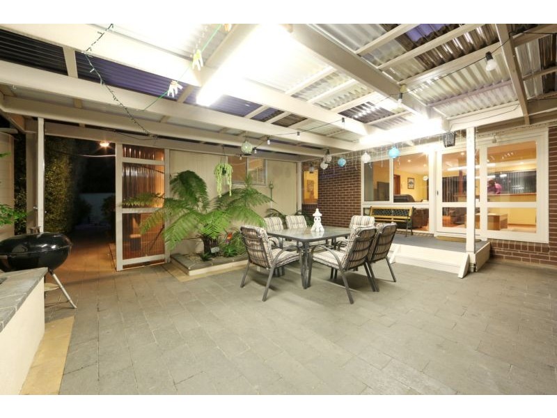 4 Lucerne Road, Ferntree Gully VIC 3156