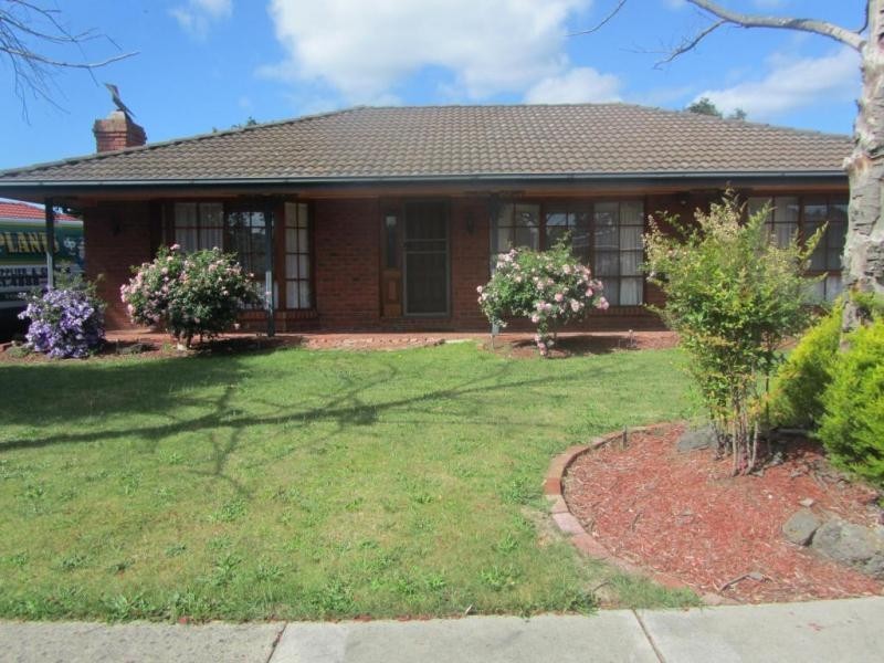 27 Spruce Drive, Rowville VIC 3178
