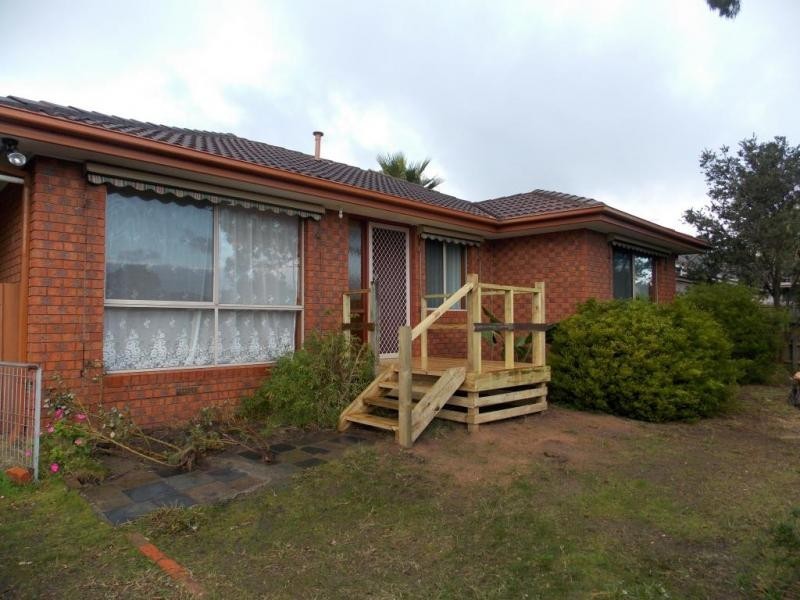 90 Monahans Road, Cranbourne VIC 3977