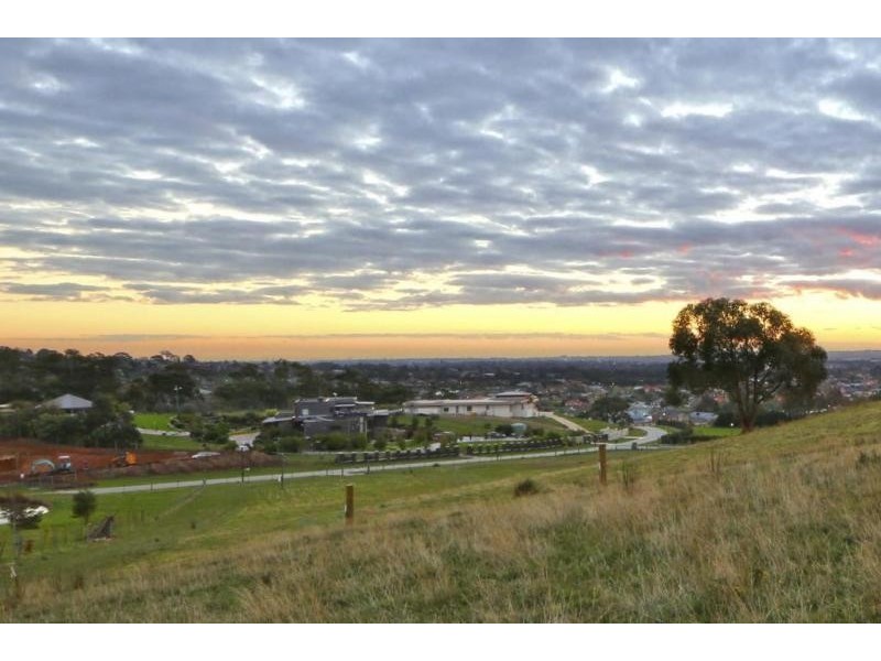 15 Logan Court, Lysterfield VIC 3156