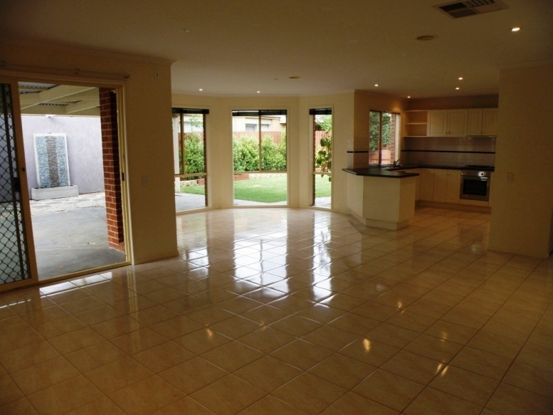 2 Suzana Place, Rowville VIC 3178