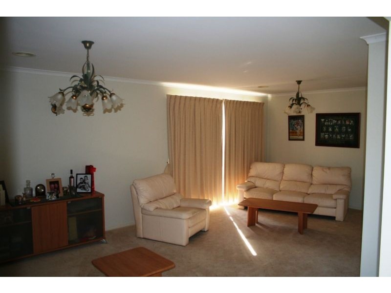 2 Suzana Place, Rowville VIC 3178