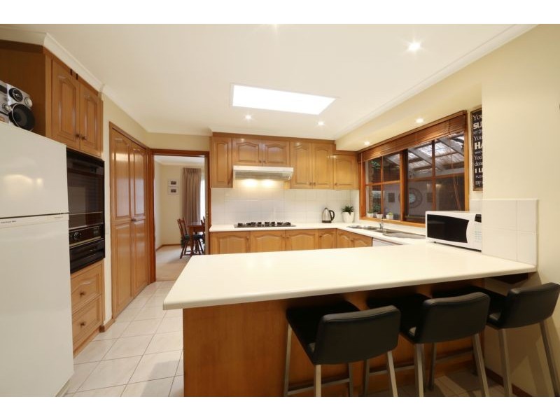 31 Bridgewater Way, Rowville VIC 3178