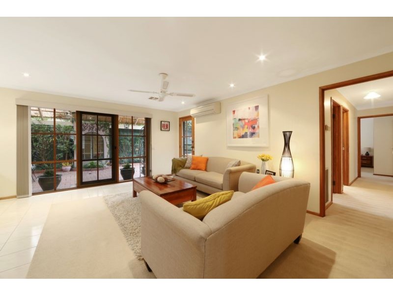 31 Bridgewater Way, Rowville VIC 3178