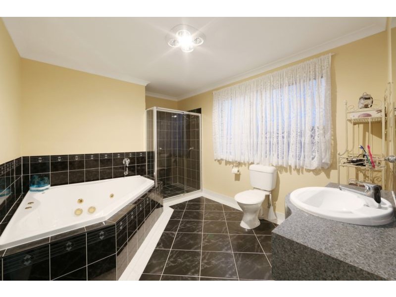 45 Langhorne Crescent, Rowville VIC 3178