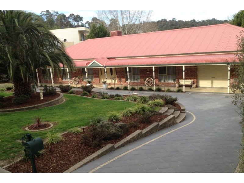 2 Hillside Court, Lysterfield South VIC 3156