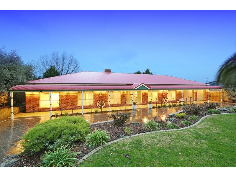 2 Hillside Court, Lysterfield South VIC 3156