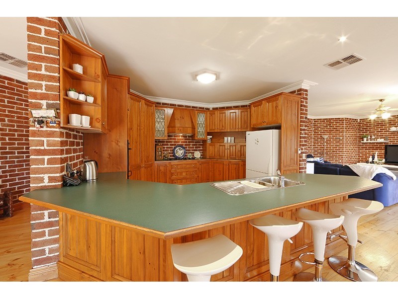 2 Hillside Court, Lysterfield South VIC 3156