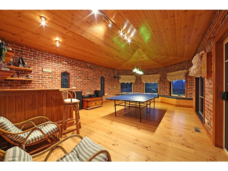 2 Hillside Court, Lysterfield South VIC 3156