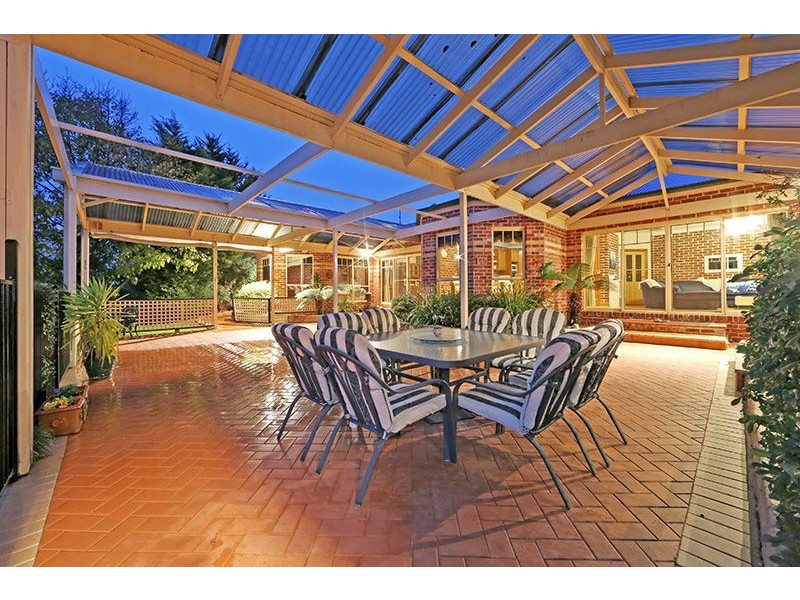 2 Hillside Court, Lysterfield South VIC 3156