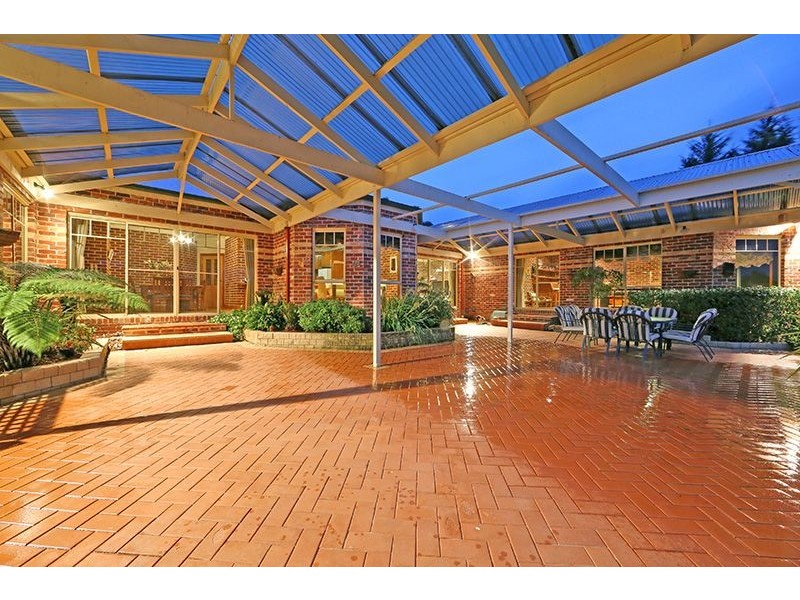 2 Hillside Court, Lysterfield South VIC 3156