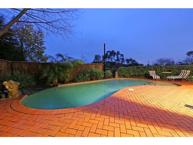 2 Hillside Court, Lysterfield South VIC 3156