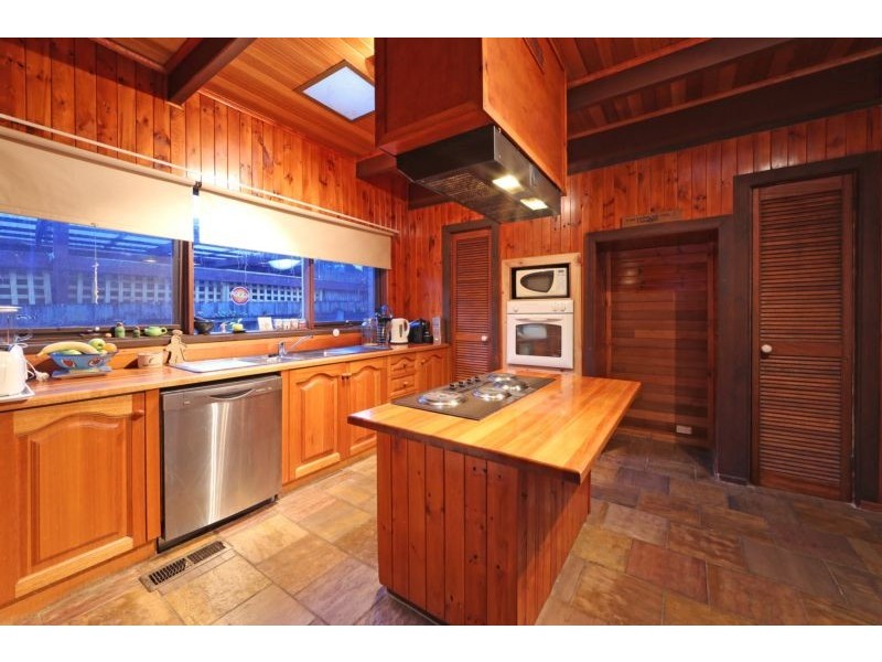 13 Janden Close, Knoxfield VIC 3180