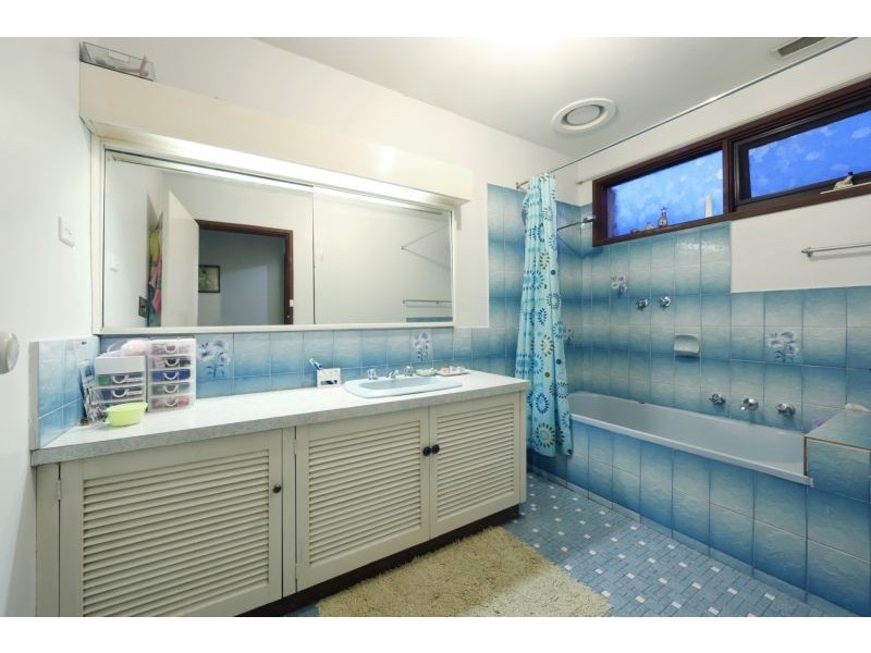 13 Janden Close, Knoxfield VIC 3180