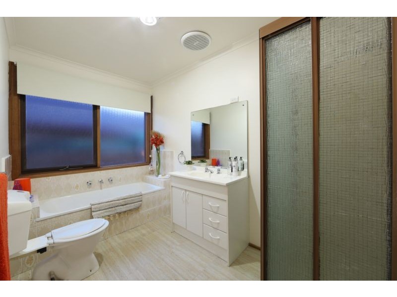 11 Airlie Court, Rowville VIC 3178