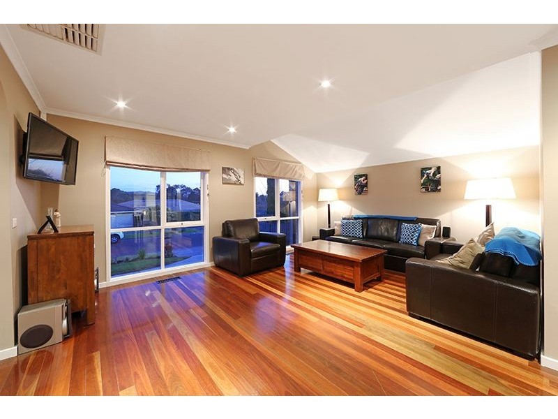 11 Laanecoorie Drive, Lysterfield VIC 3156