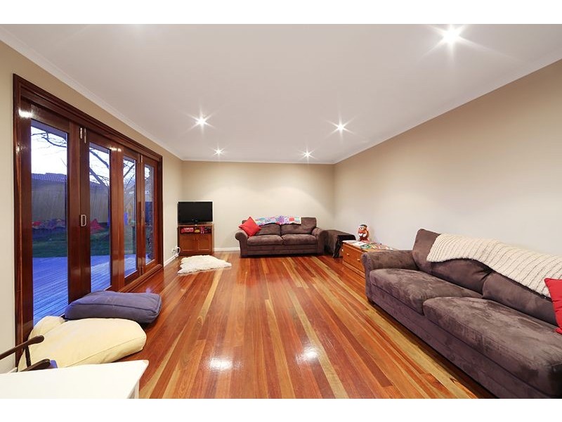 11 Laanecoorie Drive, Lysterfield VIC 3156