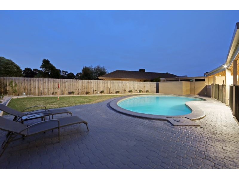 3 Barellan Close, Rowville VIC 3178