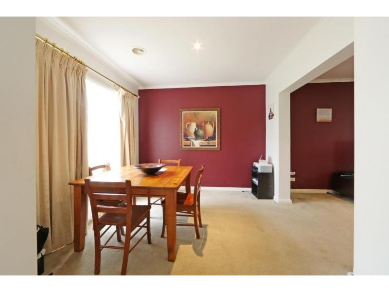 84 Sovereign Manors Crescent, Rowville VIC 3178