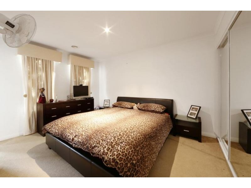 84 Sovereign Manors Crescent, Rowville VIC 3178