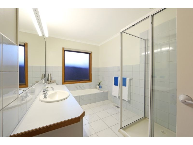 4 Trevena Close, Rowville VIC 3178