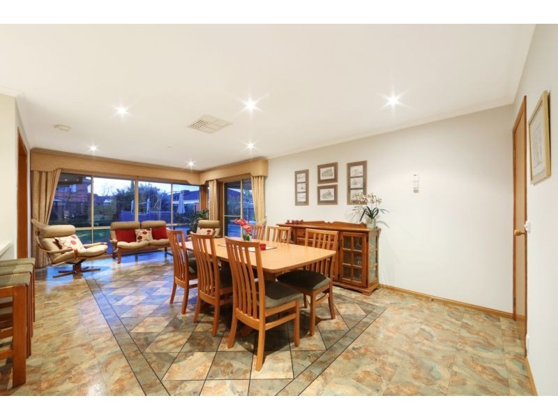 6 Muirfield Court, Rowville VIC 3178