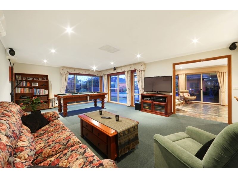 6 Muirfield Court, Rowville VIC 3178