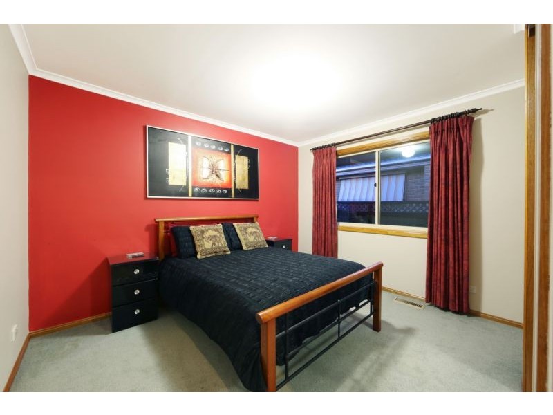 6 Muirfield Court, Rowville VIC 3178