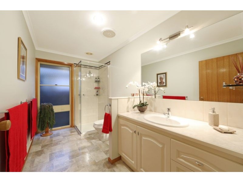 6 Muirfield Court, Rowville VIC 3178